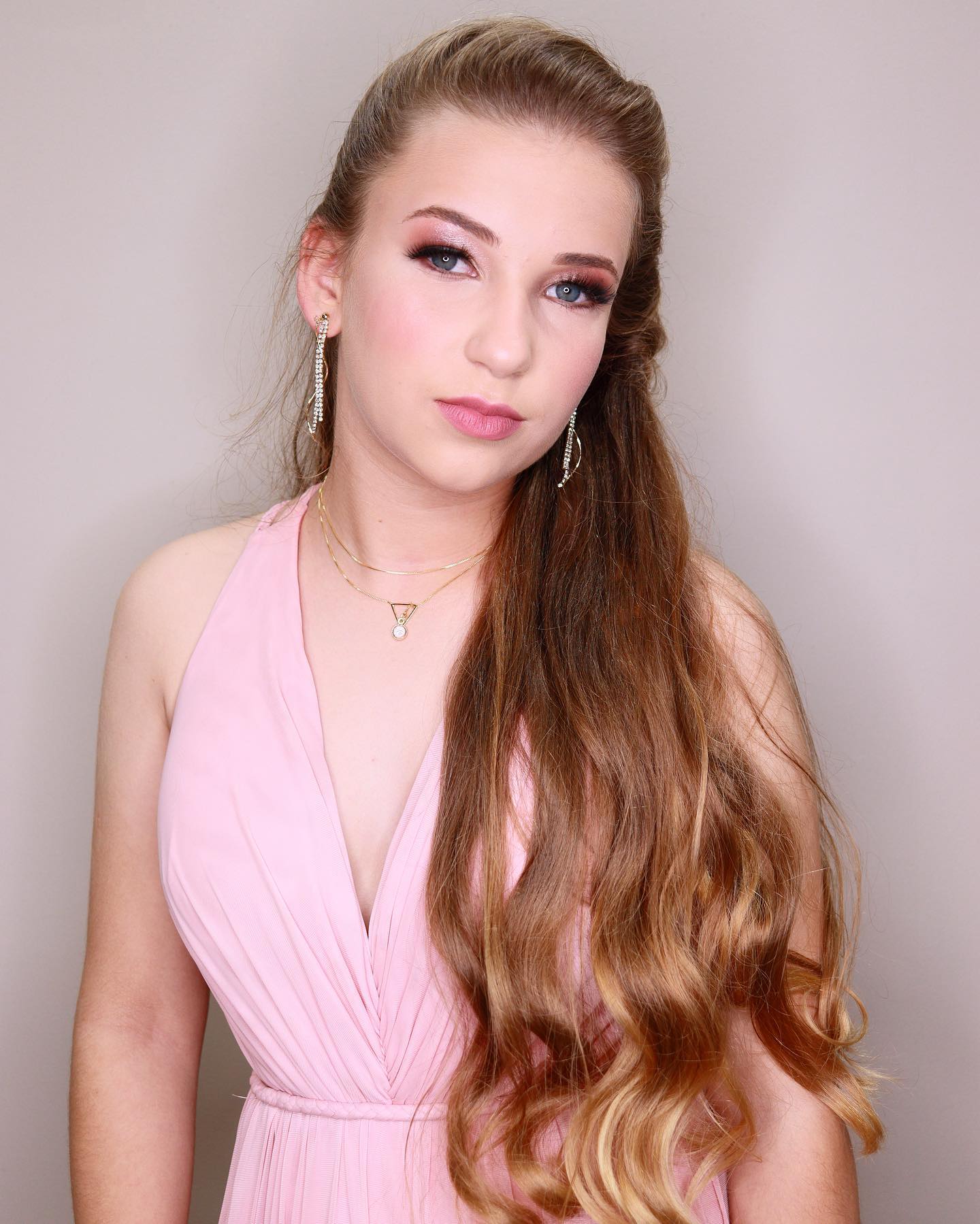 Maquiagem Profissional em Tijucas – Innovare Salão de Beleza Maquiagem Profissional em Tijucas – Innovare Salão de Beleza
